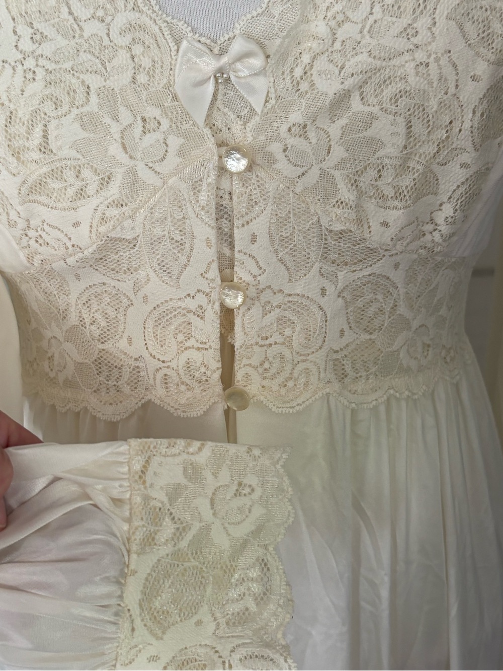 Vtg Shadowline 2pc Peignoir Set Small Ivory Nylon Lace Nightgown Robe USA Made - Picture 10 of 16